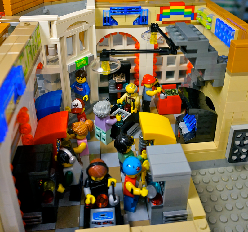 Illustration for article titled Flynn's Arcade, Transformed Into An Incredible Lego Creation